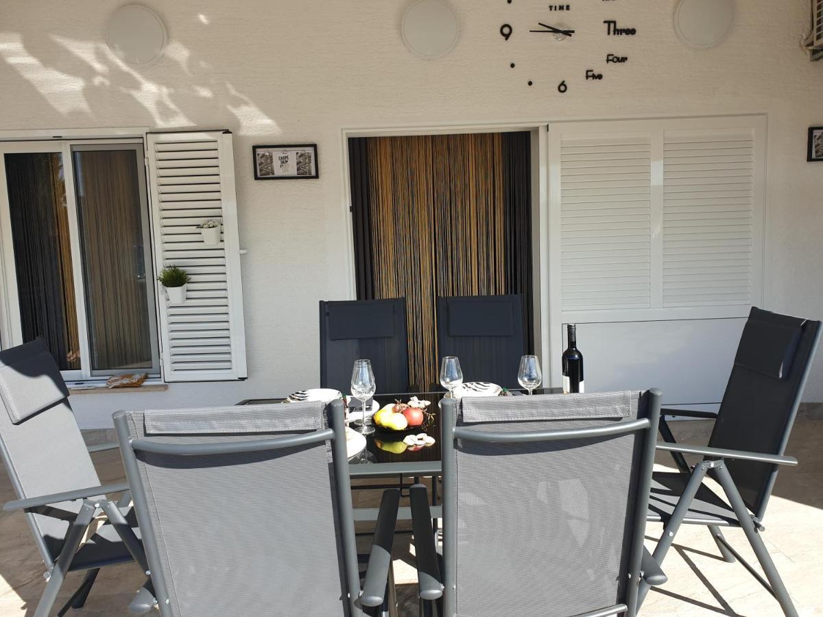 רובנסקה Apartman Anabella מראה חיצוני תמונה