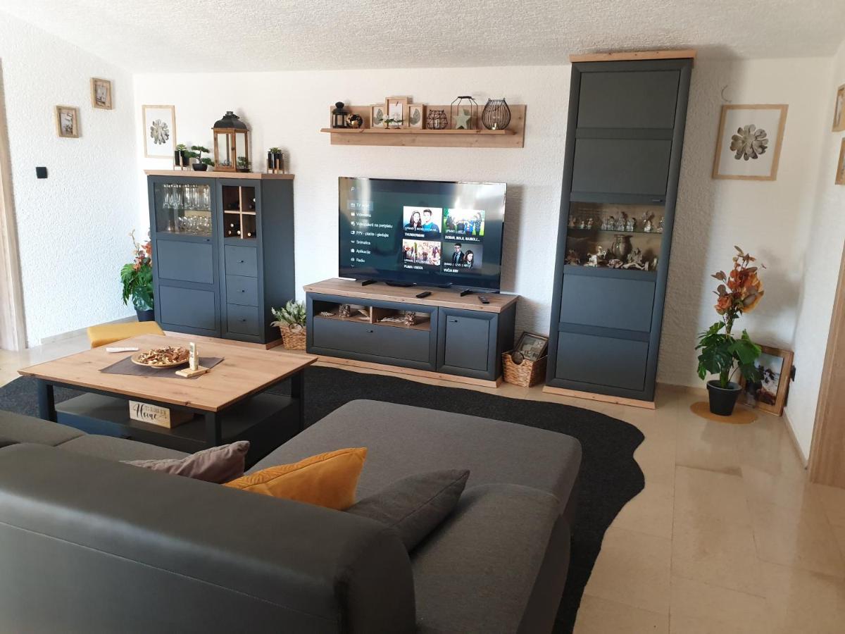 רובנסקה Apartman Anabella מראה חיצוני תמונה