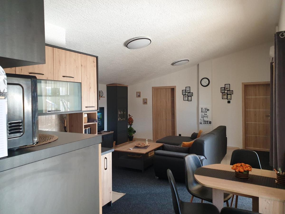 רובנסקה Apartman Anabella מראה חיצוני תמונה